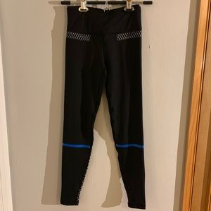 Bandier x Lilybod Ava Legging in Black & Neon Blue